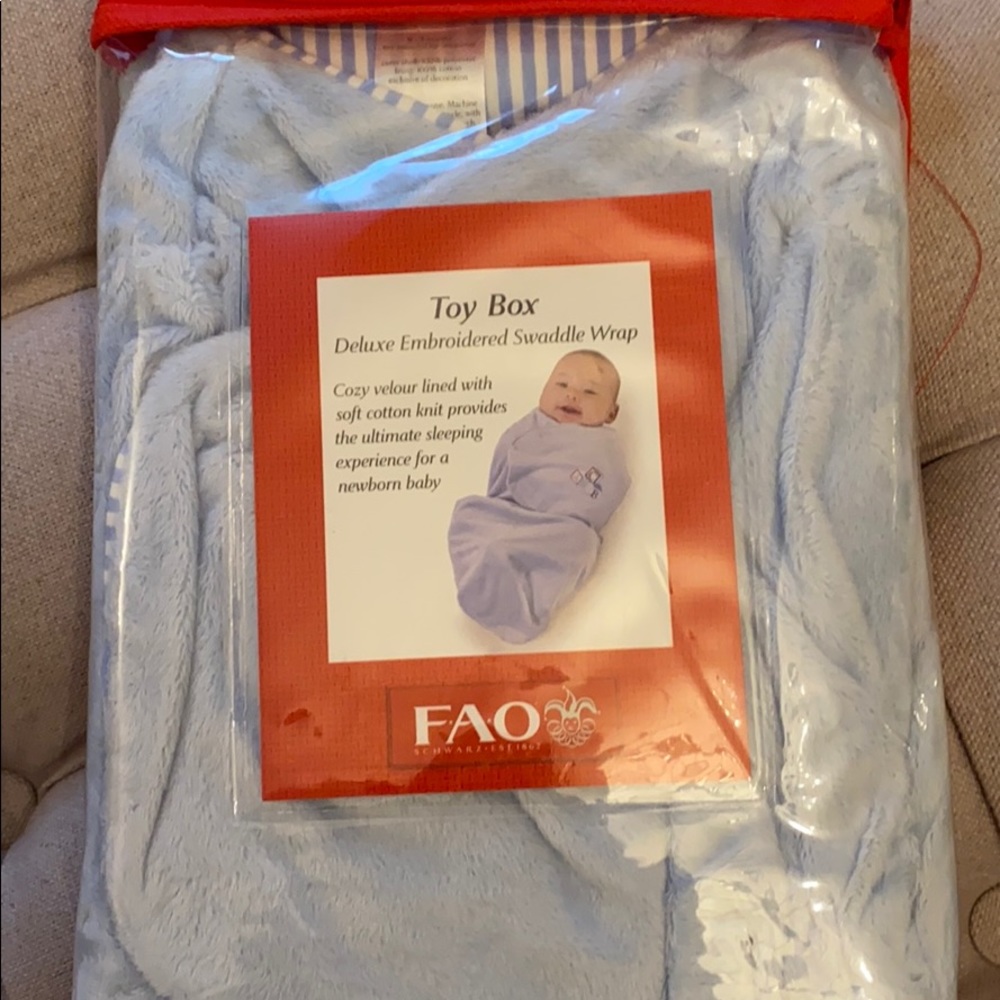 New baby Boy gift pack - Picture 5 of 8